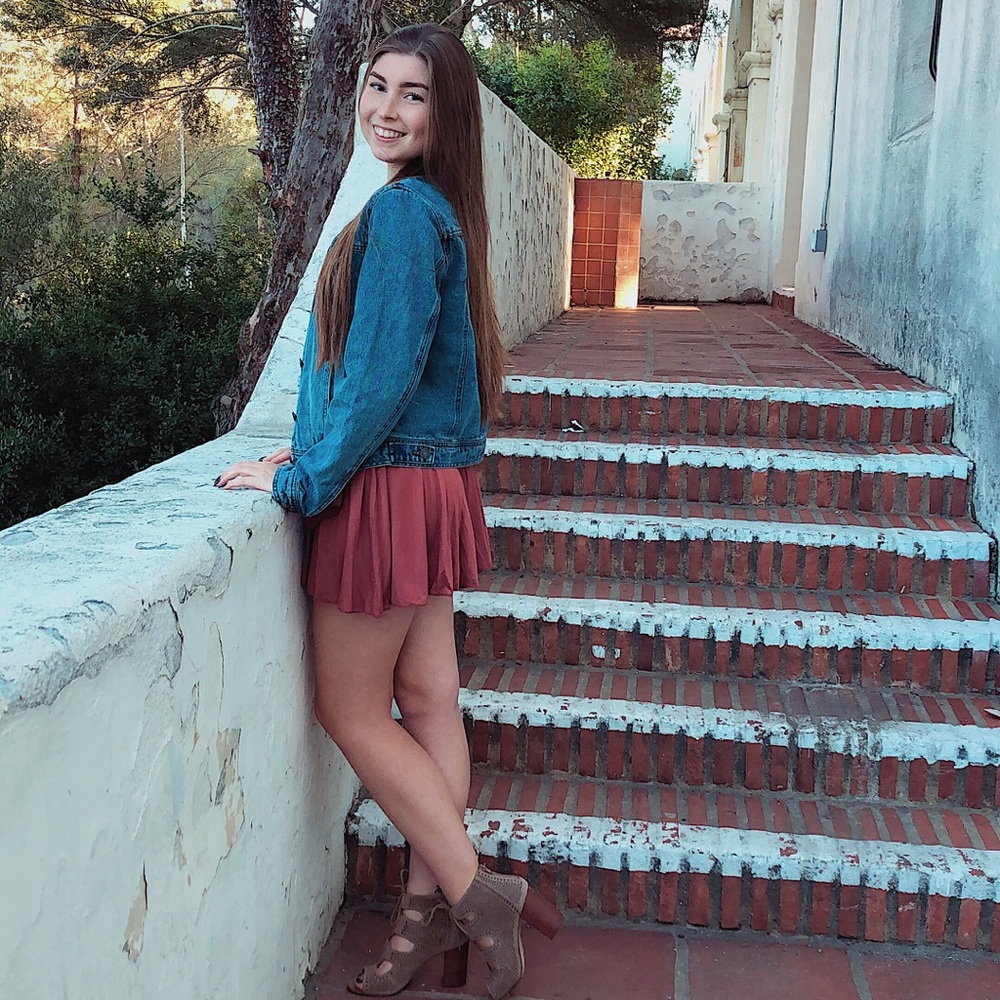 Meet your Posher, Aurora